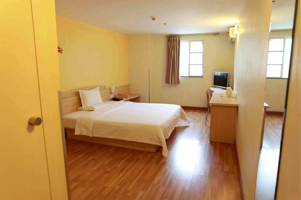 7Days Inn Jingmen Huyaguan Quarto foto