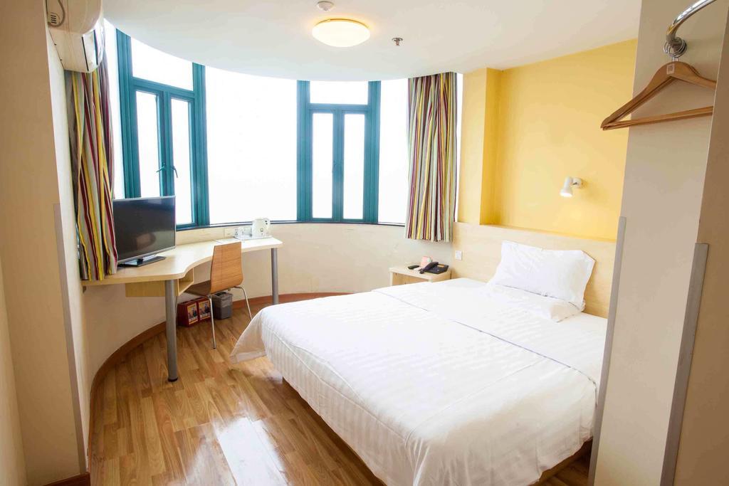 7Days Inn Jingmen Huyaguan Quarto foto