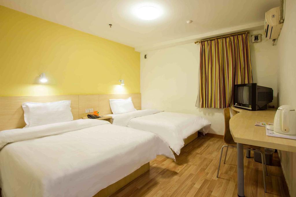 7Days Inn Jingmen Huyaguan Quarto foto